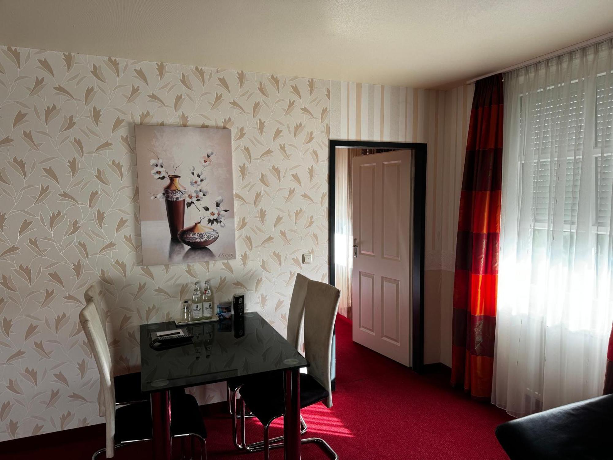 Arthotel Ana Aura Aystetten Exterior foto