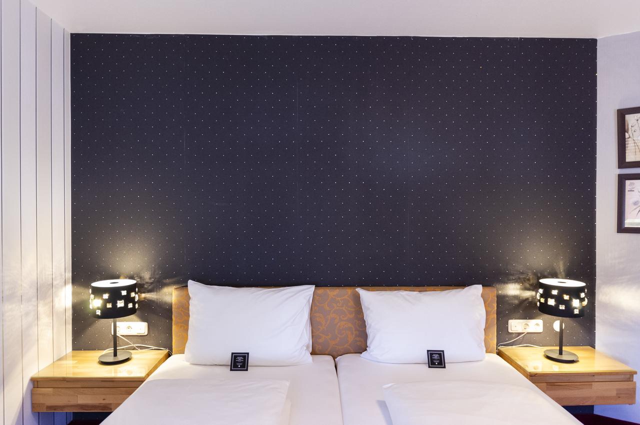 Arthotel Ana Aura Aystetten Exterior foto